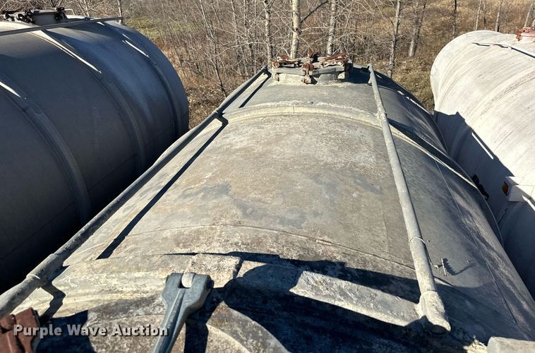 image for item DQ7397 1964 Fruehauf HAC X2  pneumatic dry bulk trailer