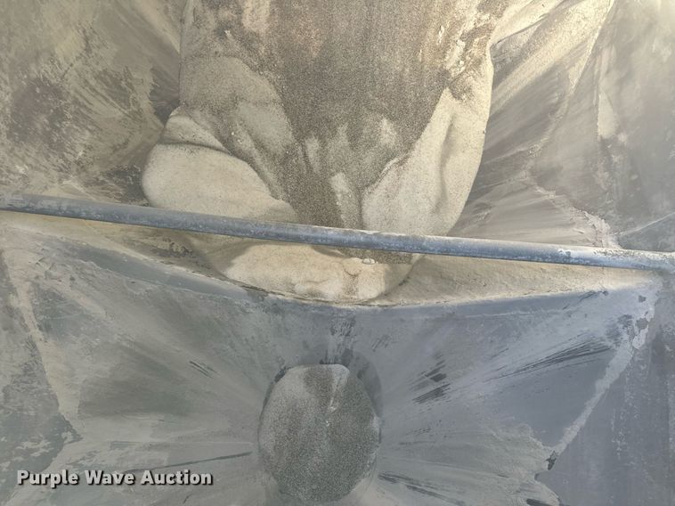 image for item DQ7397 1964 Fruehauf HAC X2  pneumatic dry bulk trailer