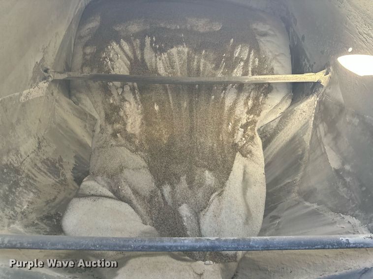 image for item DQ7397 1964 Fruehauf HAC X2  pneumatic dry bulk trailer