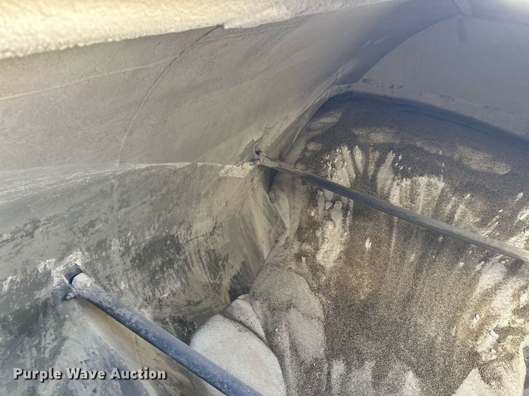 image for item DQ7397 1964 Fruehauf HAC X2  pneumatic dry bulk trailer