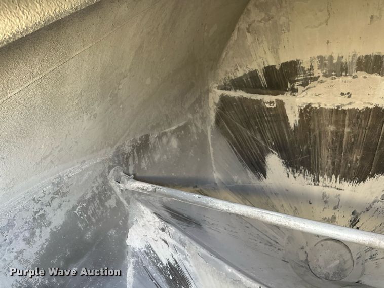 image for item DQ7397 1964 Fruehauf HAC X2  pneumatic dry bulk trailer