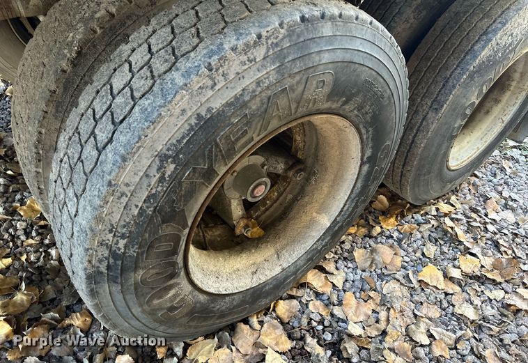 image for item DQ7397 1964 Fruehauf HAC X2  pneumatic dry bulk trailer