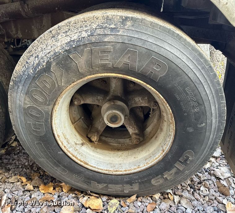 image for item DQ7397 1964 Fruehauf HAC X2  pneumatic dry bulk trailer