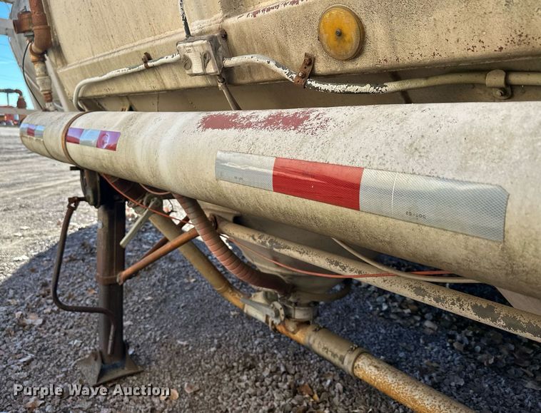 image for item DQ7398 1968 Buttler  pneumatic dry bulk trailer