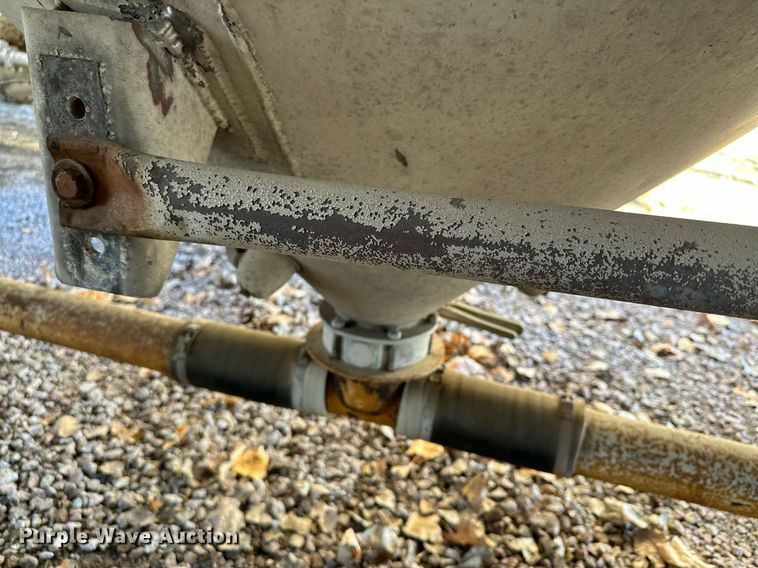 image for item DQ7398 1968 Buttler  pneumatic dry bulk trailer