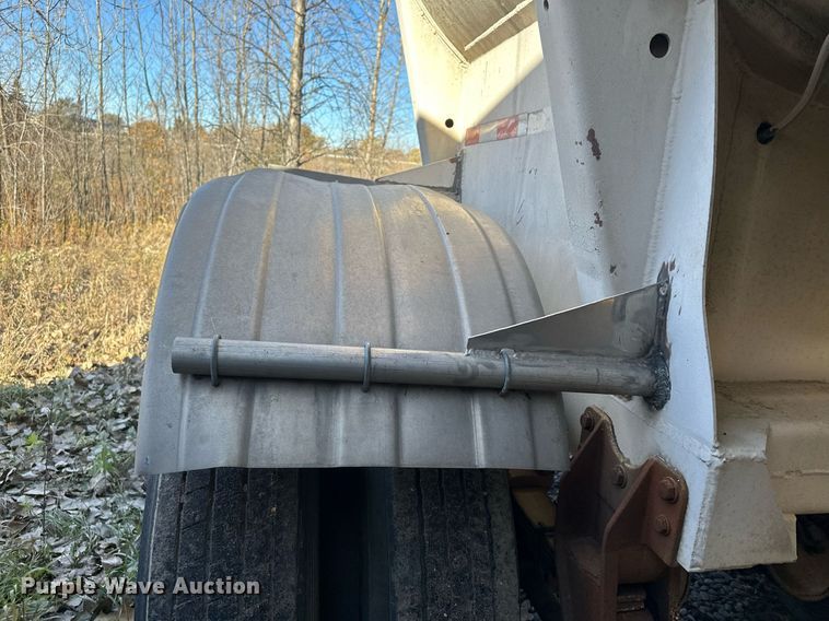 image for item DQ7398 1968 Buttler  pneumatic dry bulk trailer