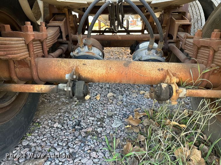 image for item DQ7398 1968 Buttler  pneumatic dry bulk trailer