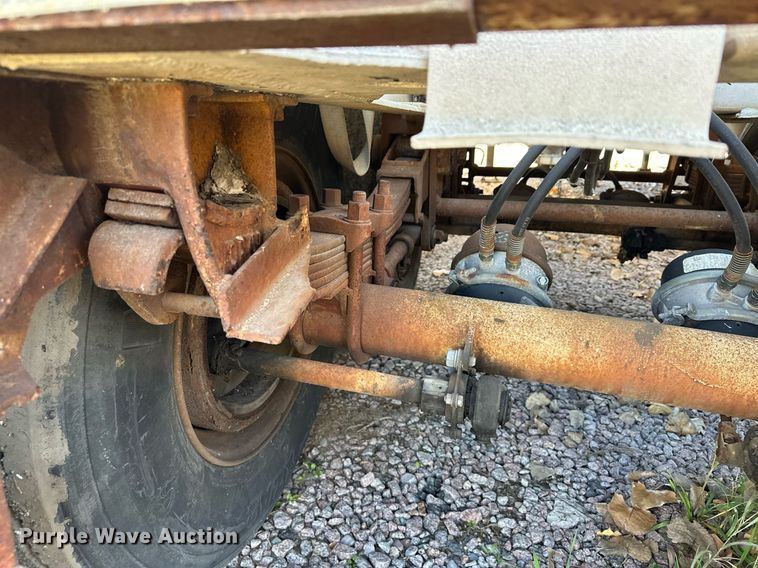 image for item DQ7398 1968 Buttler  pneumatic dry bulk trailer