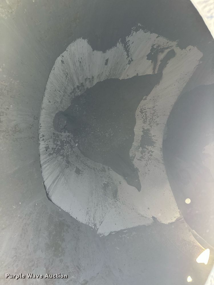 image for item DQ7398 1968 Buttler  pneumatic dry bulk trailer