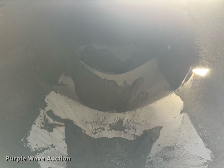 image for item DQ7398 1968 Buttler  pneumatic dry bulk trailer