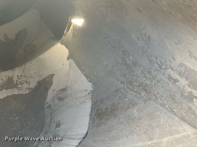 image for item DQ7398 1968 Buttler  pneumatic dry bulk trailer