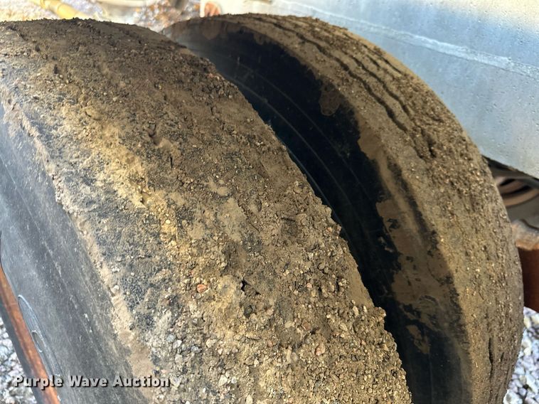 image for item DQ7398 1968 Buttler  pneumatic dry bulk trailer