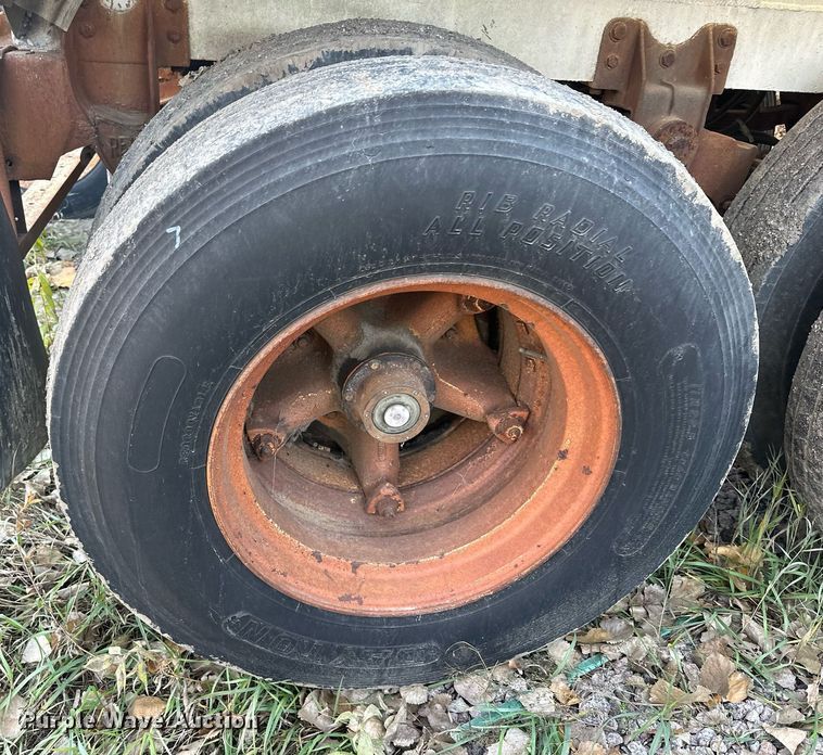 image for item DQ7398 1968 Buttler  pneumatic dry bulk trailer