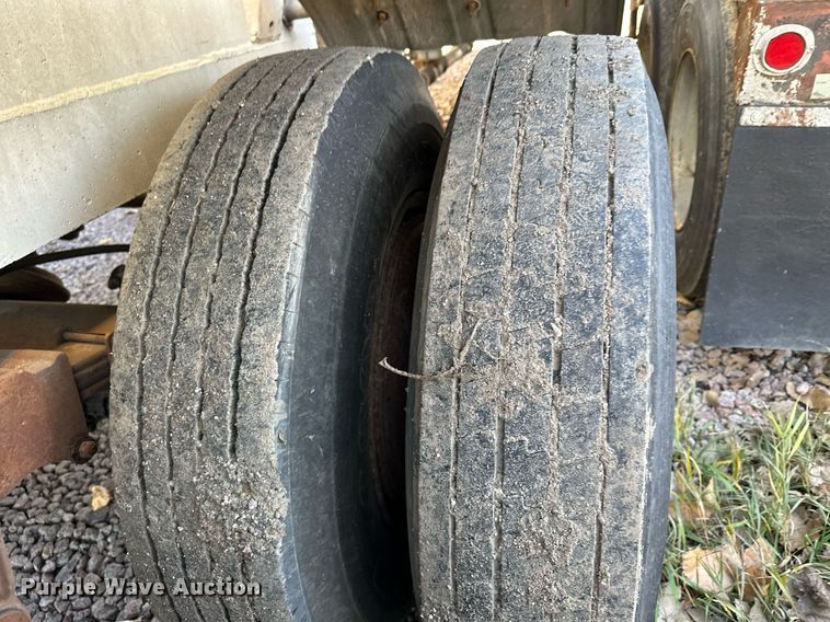 image for item DQ7398 1968 Buttler  pneumatic dry bulk trailer