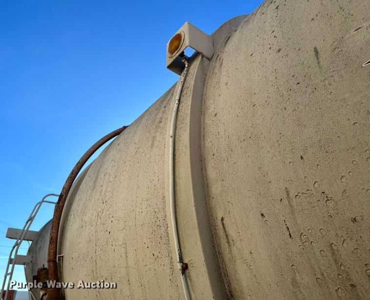 image for item DQ7398 1968 Buttler  pneumatic dry bulk trailer