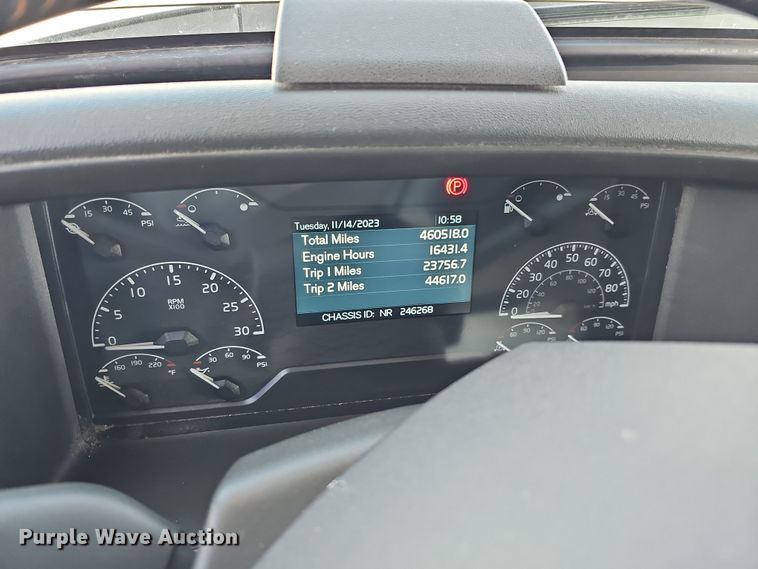 image for item DS5695 2020 Volvo VNR  semi truck