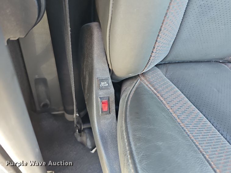 image for item DS5695 2020 Volvo VNR  semi truck