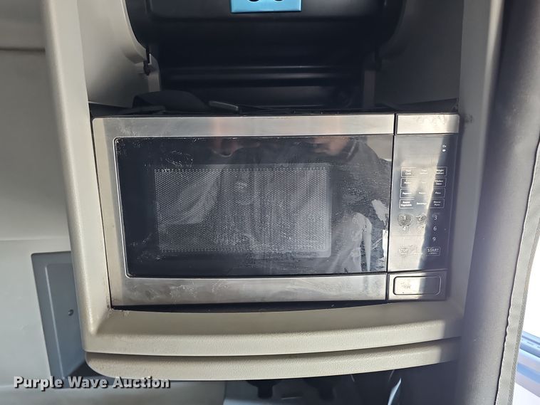 image for item DS5695 2020 Volvo VNR  semi truck