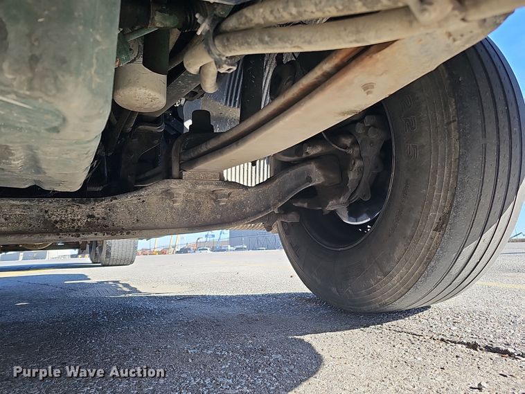 image for item DS5695 2020 Volvo VNR  semi truck