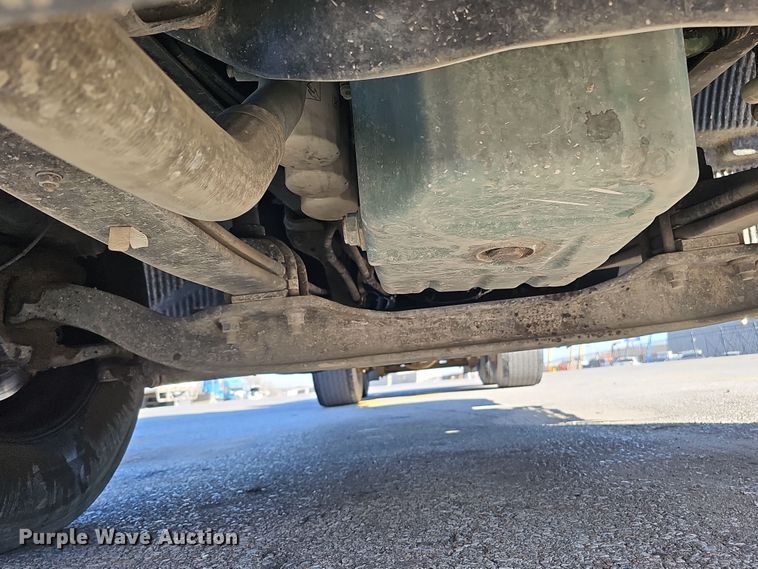 image for item DS5695 2020 Volvo VNR  semi truck