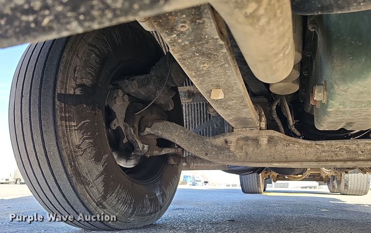 image for item DS5695 2020 Volvo VNR  semi truck