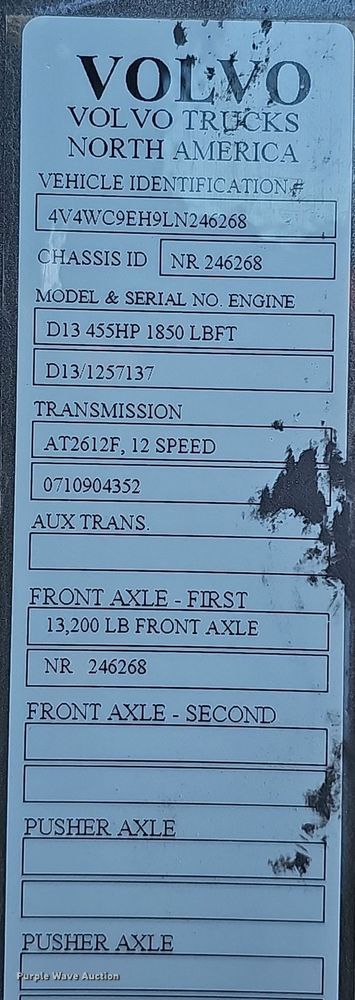 image for item DS5695 2020 Volvo VNR  semi truck