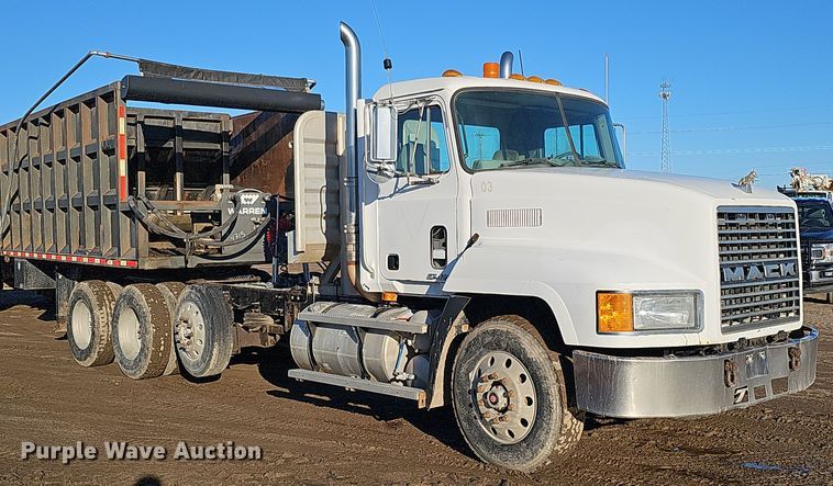 image for item DS5735 1998 Mack CH613  semi truck