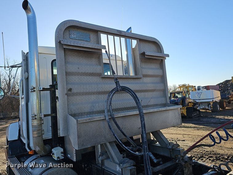 image for item DS5735 1998 Mack CH613  semi truck