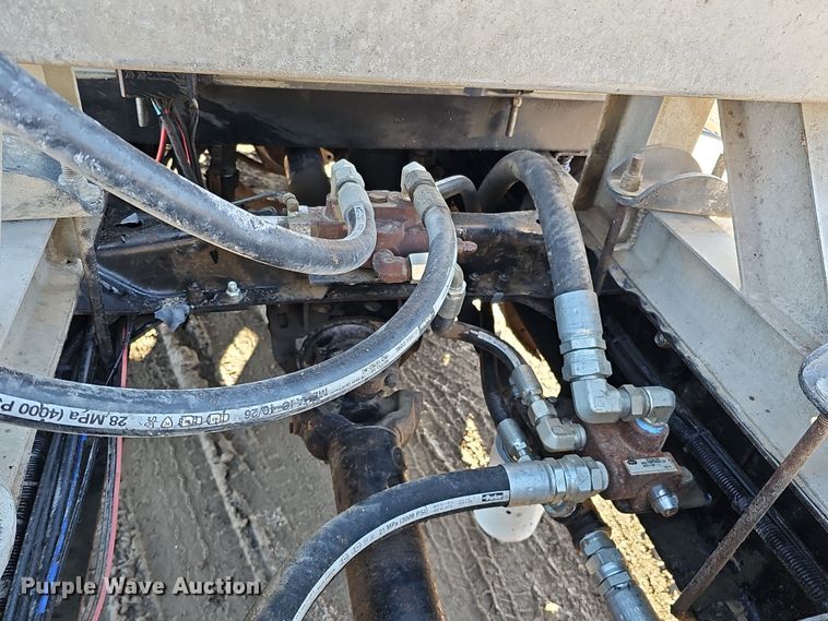 image for item DS5735 1998 Mack CH613  semi truck