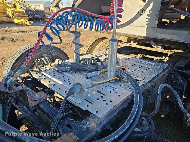 image for item DS5735 1998 Mack CH613  semi truck