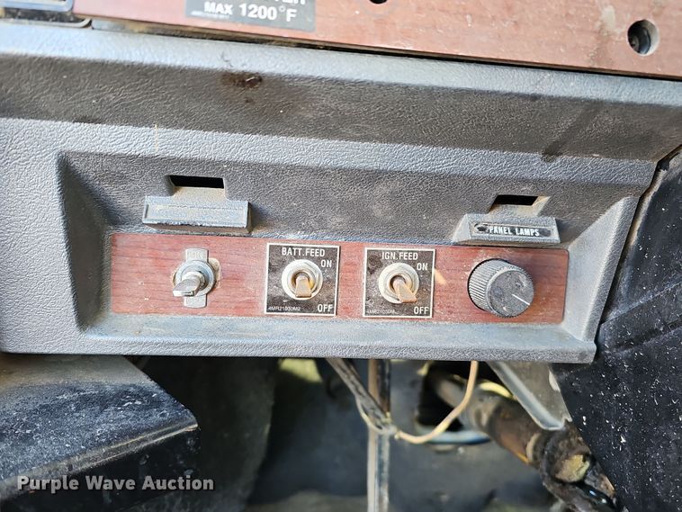 image for item DS5735 1998 Mack CH613  semi truck