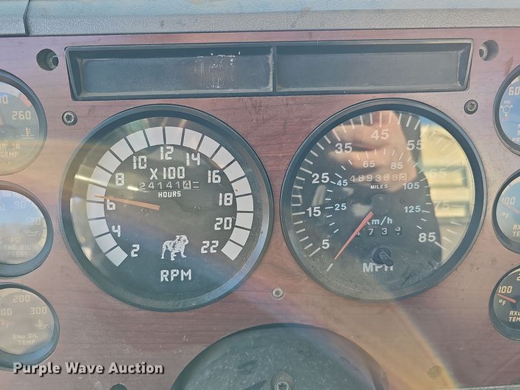 image for item DS5735 1998 Mack CH613  semi truck