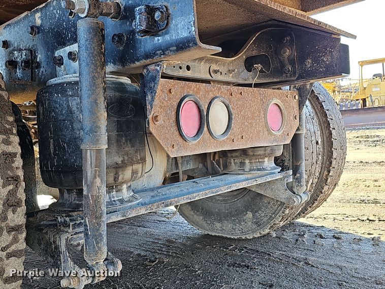 image for item DS5735 1998 Mack CH613  semi truck