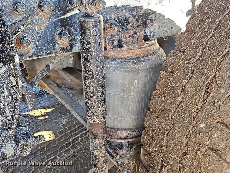 image for item DS5735 1998 Mack CH613  semi truck