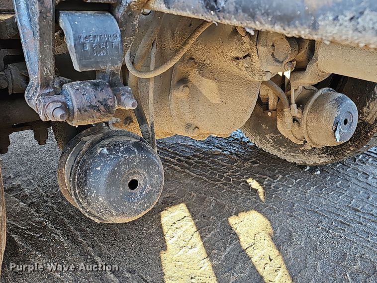 image for item DS5735 1998 Mack CH613  semi truck