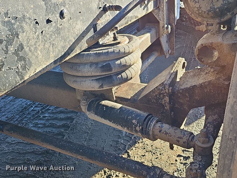 image for item DS5735 1998 Mack CH613  semi truck