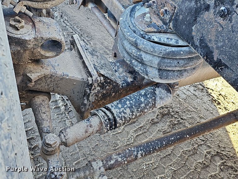 image for item DS5735 1998 Mack CH613  semi truck