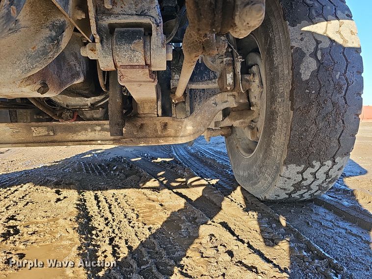 image for item DS5735 1998 Mack CH613  semi truck