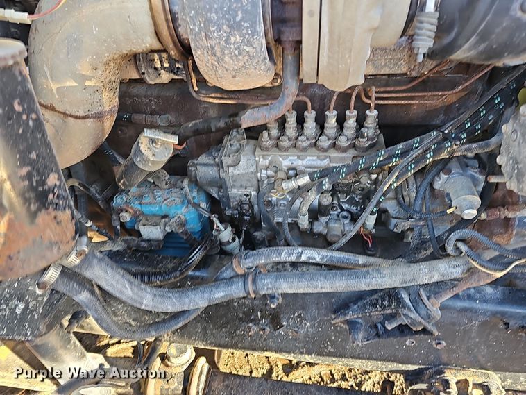 image for item DS5735 1998 Mack CH613  semi truck