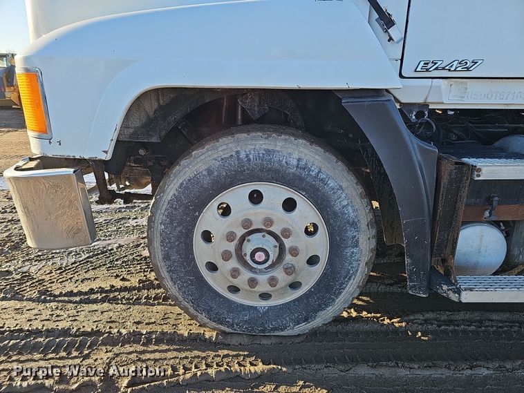 image for item DS5735 1998 Mack CH613  semi truck