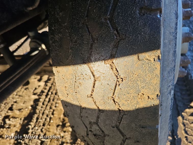 image for item DS5735 1998 Mack CH613  semi truck