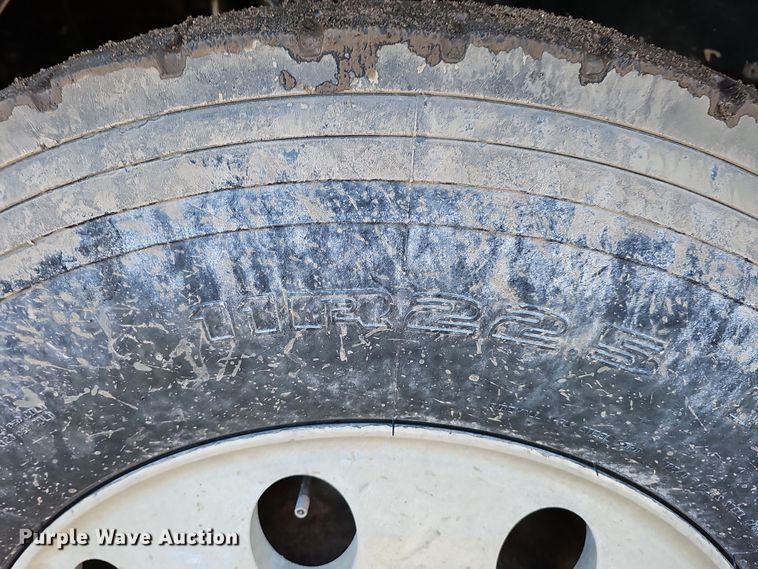 image for item DS5735 1998 Mack CH613  semi truck