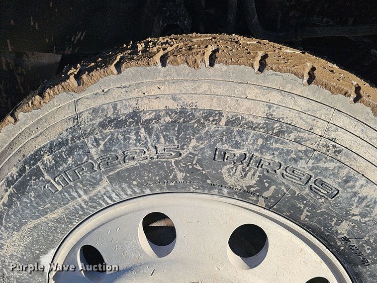 image for item DS5735 1998 Mack CH613  semi truck