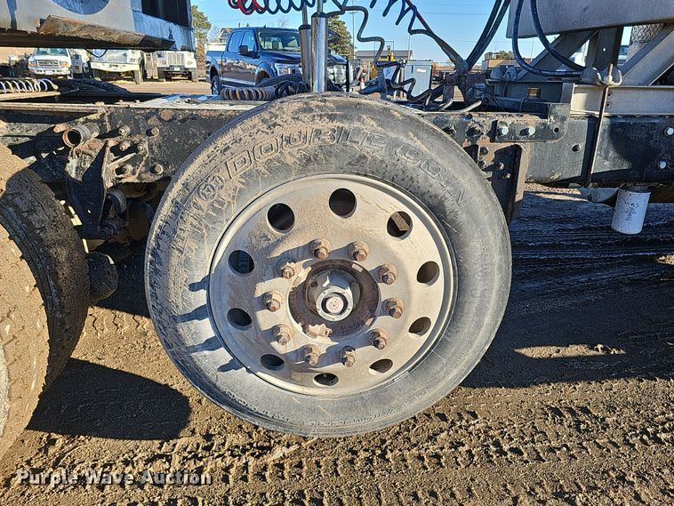 image for item DS5735 1998 Mack CH613  semi truck