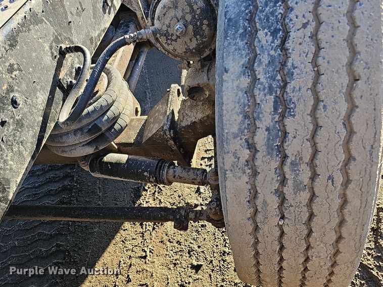 image for item DS5735 1998 Mack CH613  semi truck