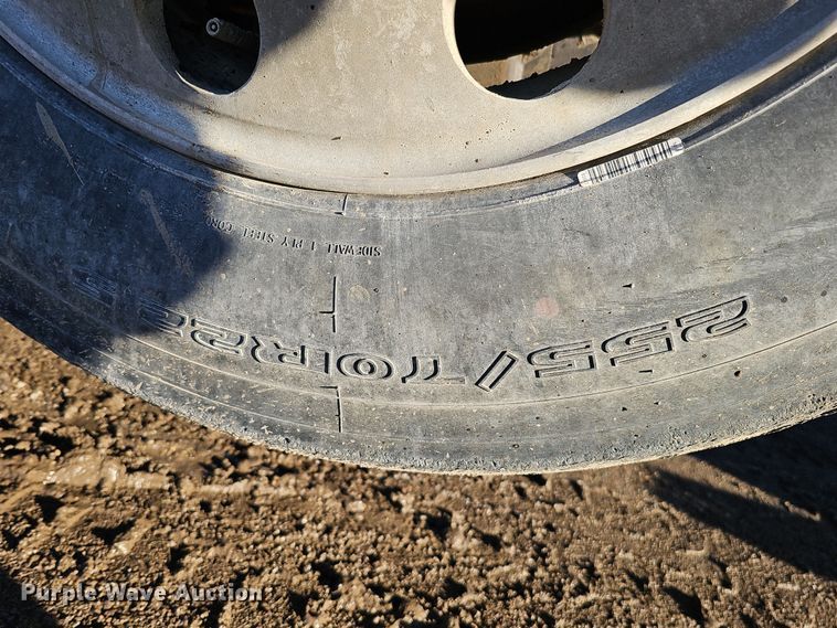 image for item DS5735 1998 Mack CH613  semi truck