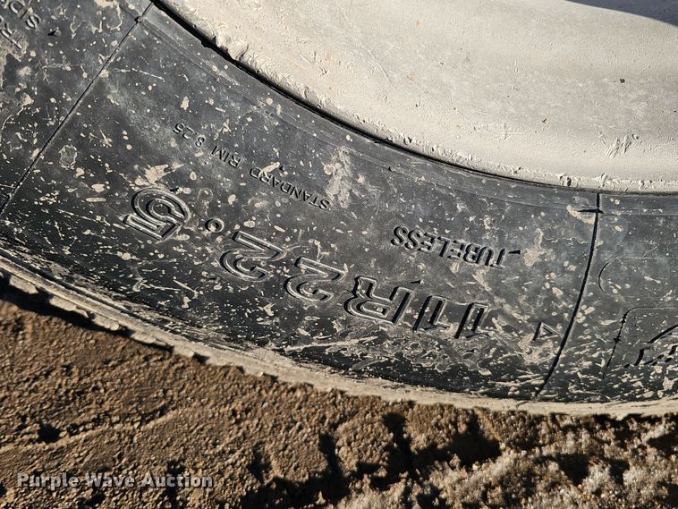 image for item DS5735 1998 Mack CH613  semi truck