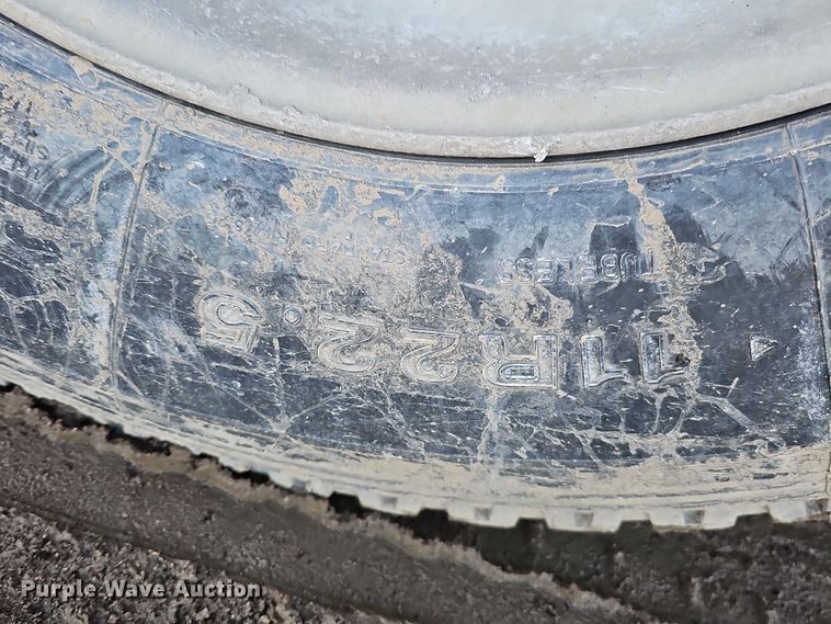 image for item DS5735 1998 Mack CH613  semi truck