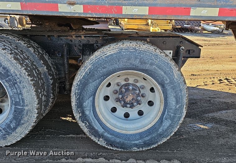 image for item DS5735 1998 Mack CH613  semi truck