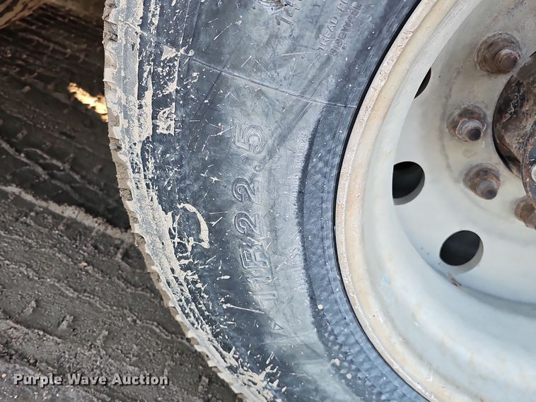 image for item DS5735 1998 Mack CH613  semi truck